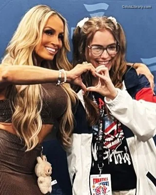 Trish Stratus photo 8 of 1611
