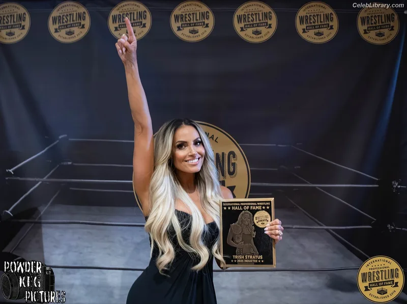 Trish Stratus photo 23 of 1611