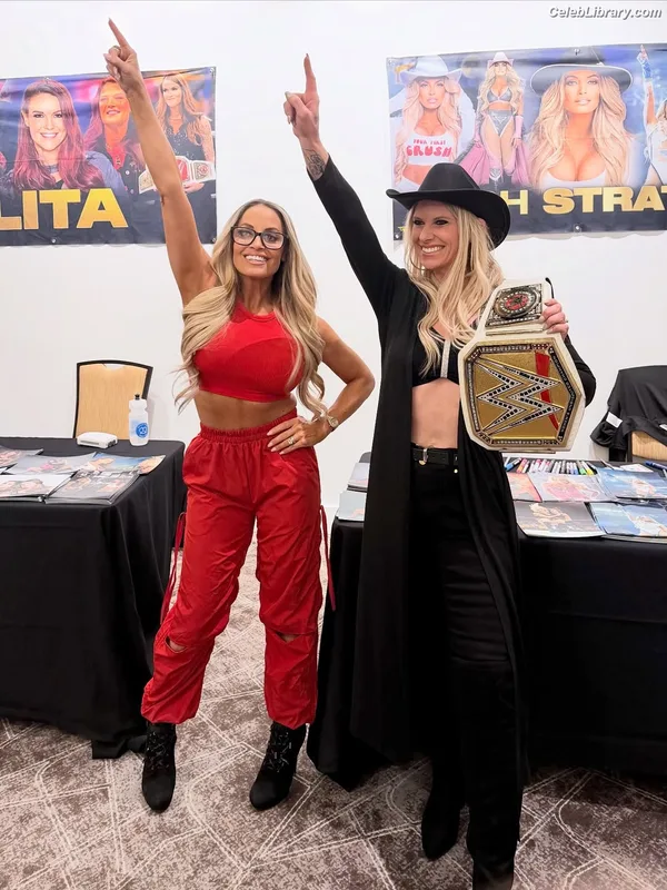 Trish Stratus photo 17 of 1611