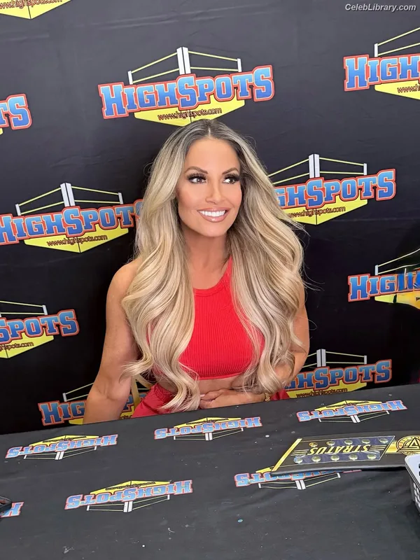 Trish Stratus photo 22 of 1611