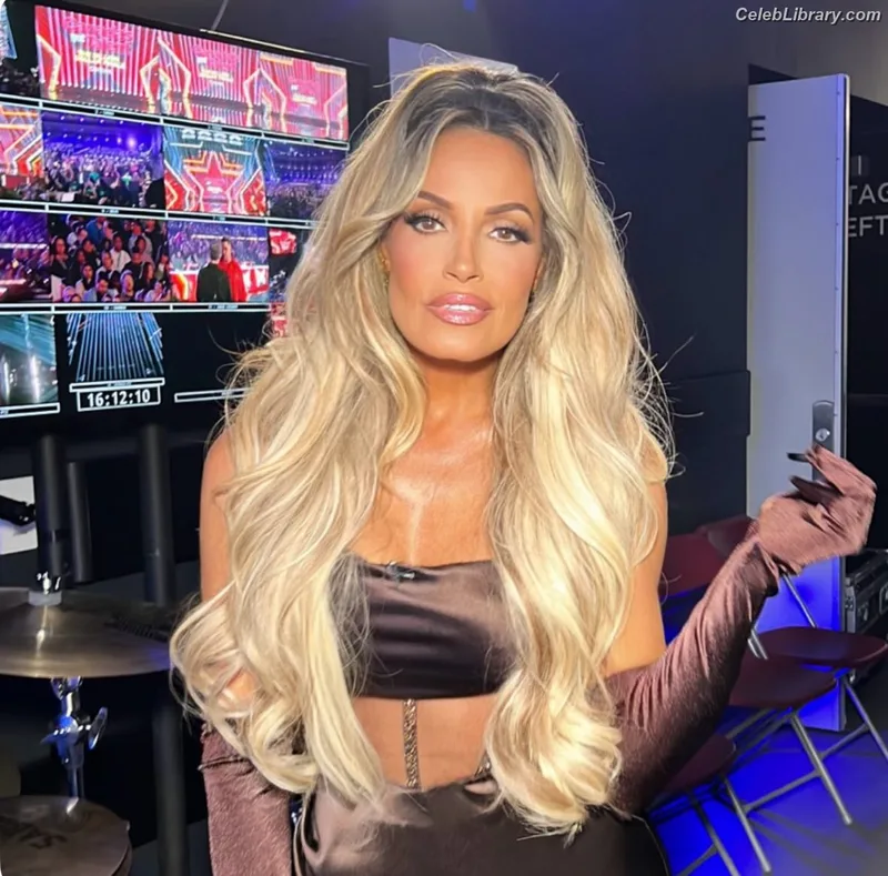 Trish Stratus photo 4 of 1611