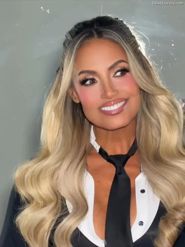 Trish Stratus photo 14 of 1611