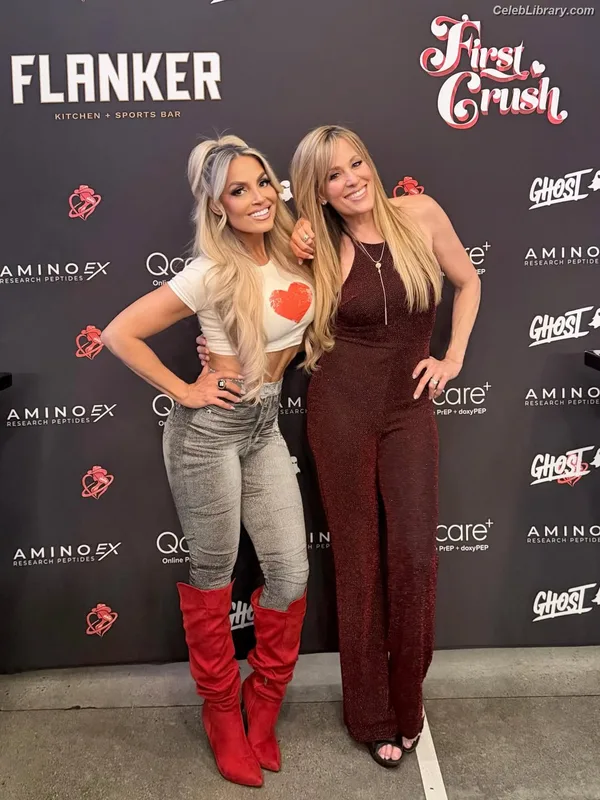 Trish Stratus photo 16 of 1611