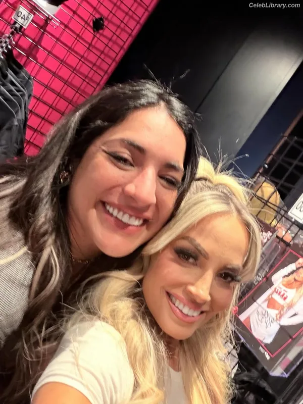 Trish Stratus photo 19 of 1611