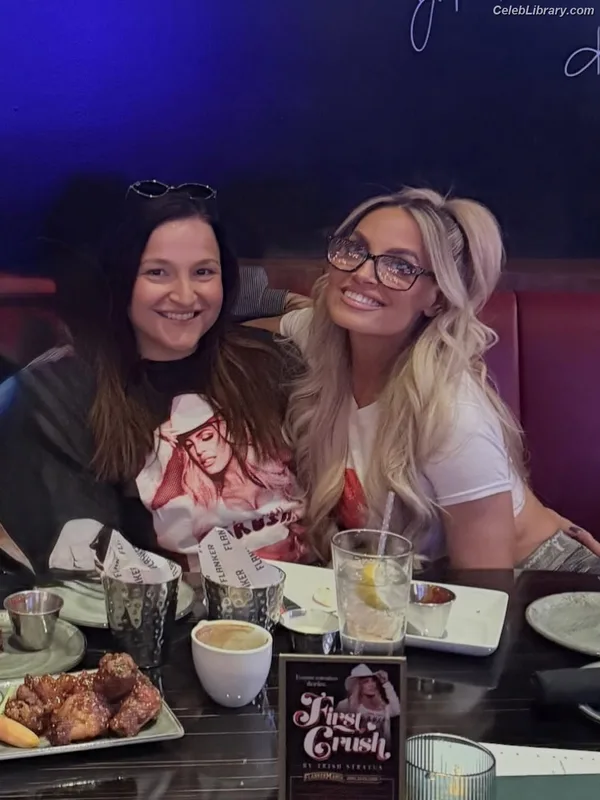 Trish Stratus photo 20 of 1611