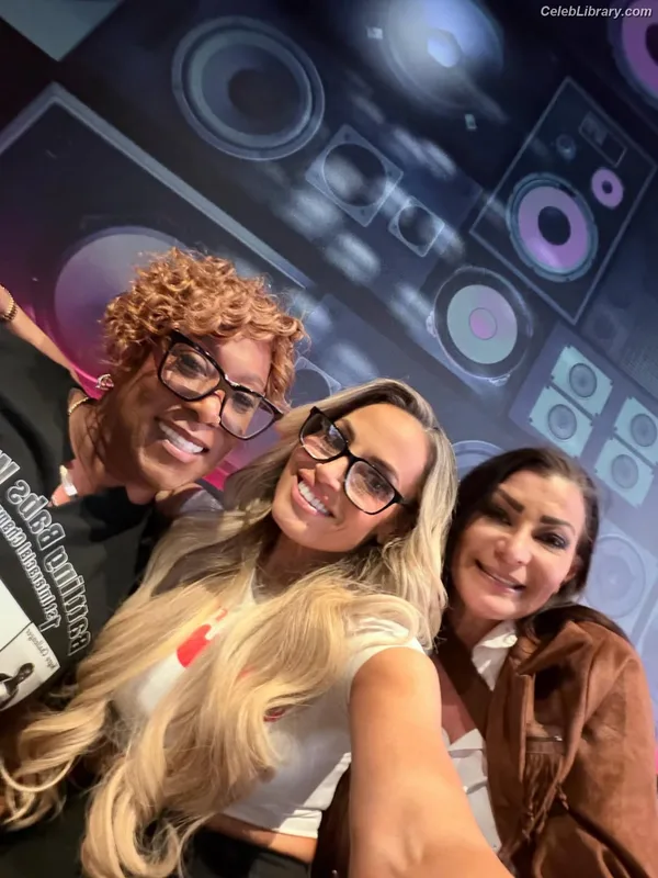 Trish Stratus photo 22 of 1611