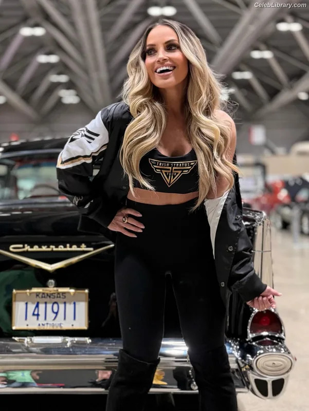 Trish Stratus photo 6 of 1611