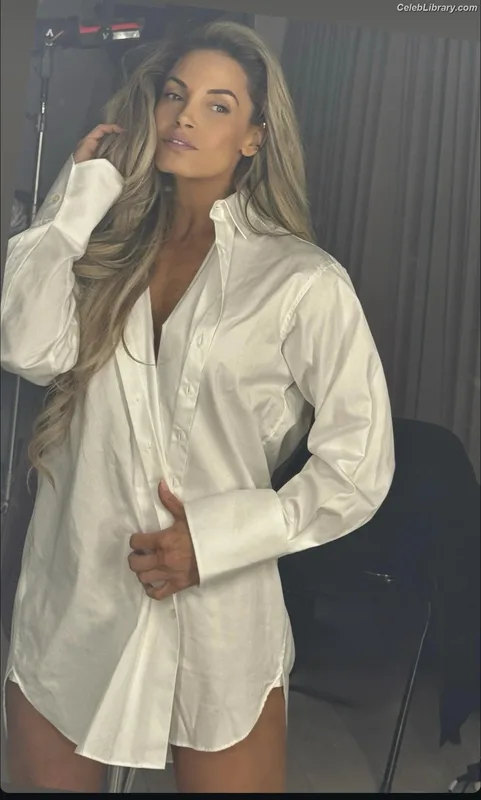 Trish Stratus photo 19 of 1611