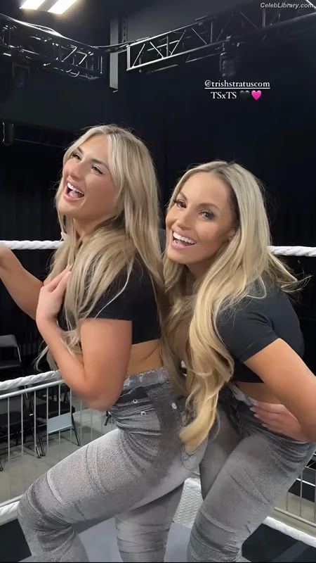 Trish Stratus photo 20 of 1611