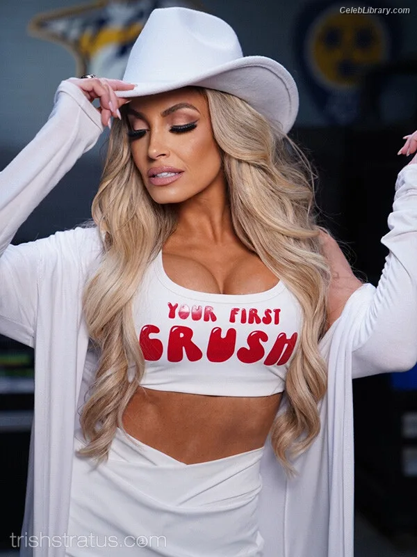 Trish Stratus photo 19 of 1611