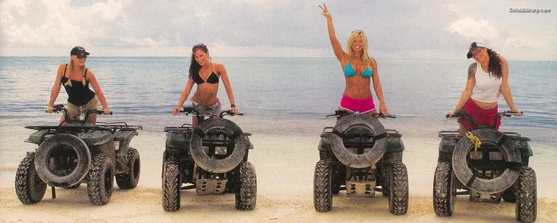 Trish Stratus photo 22 of 1611