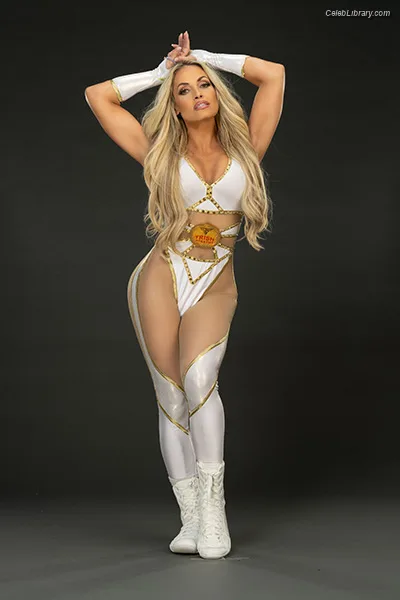 Trish Stratus photo 22 of 1611
