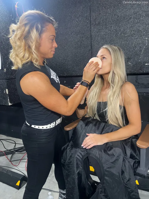 Trish Stratus photo 11 of 1611