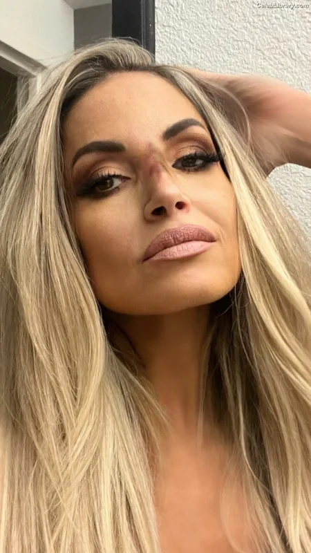 Trish Stratus photo 12 of 1611