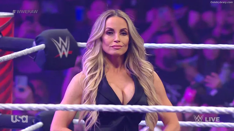 Trish Stratus photo 17 of 1611