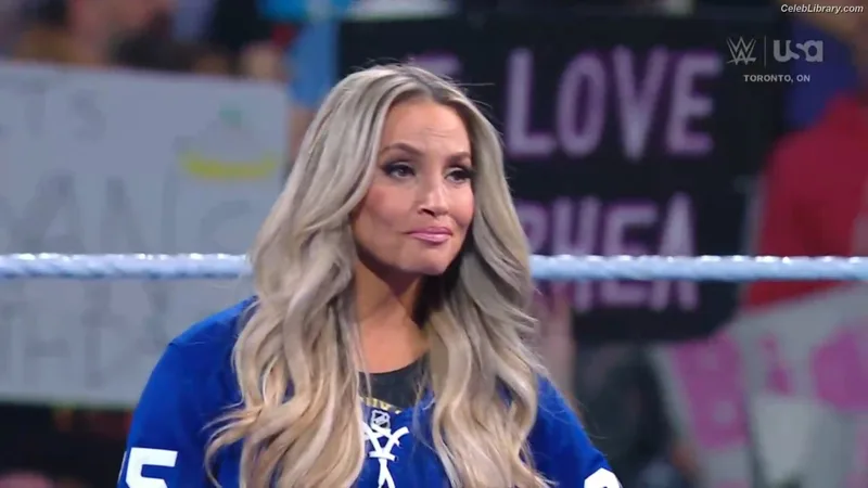 Trish Stratus photo 16 of 1611