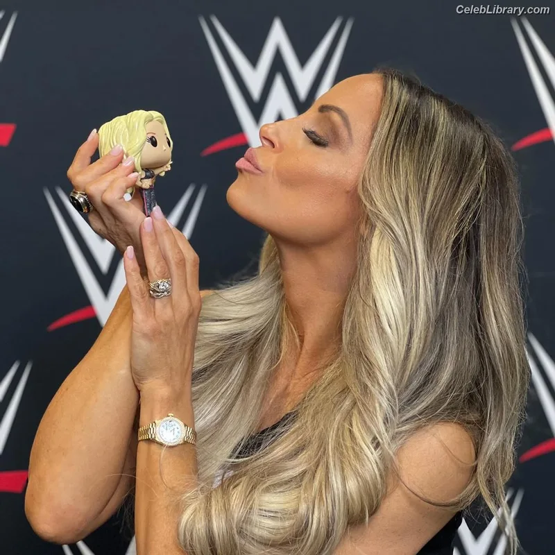 Trish Stratus photo 21 of 1611