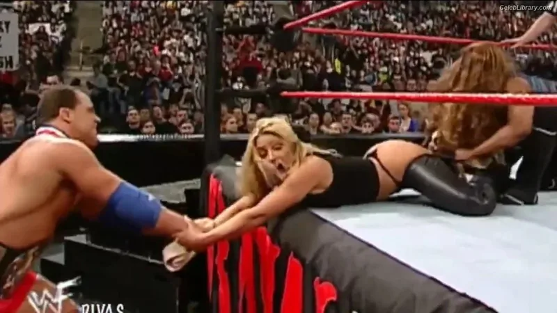 Trish Stratus photo 19 of 1611