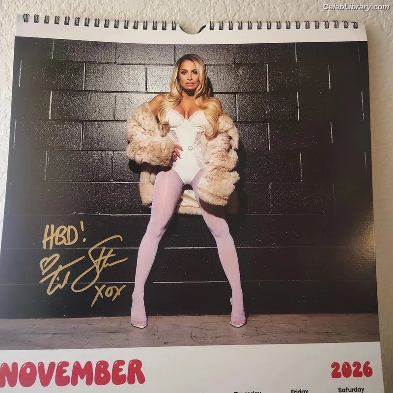 Trish Stratus photo 4 of 1611