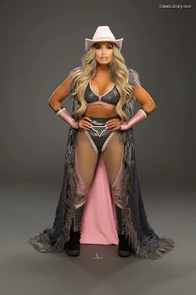 Trish Stratus photo 17 of 1611