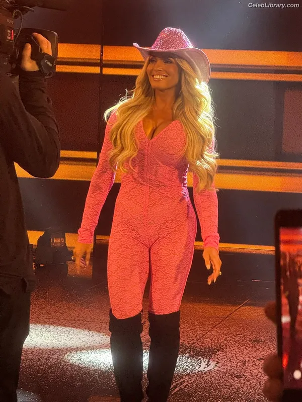 Trish Stratus photo 9 of 1611