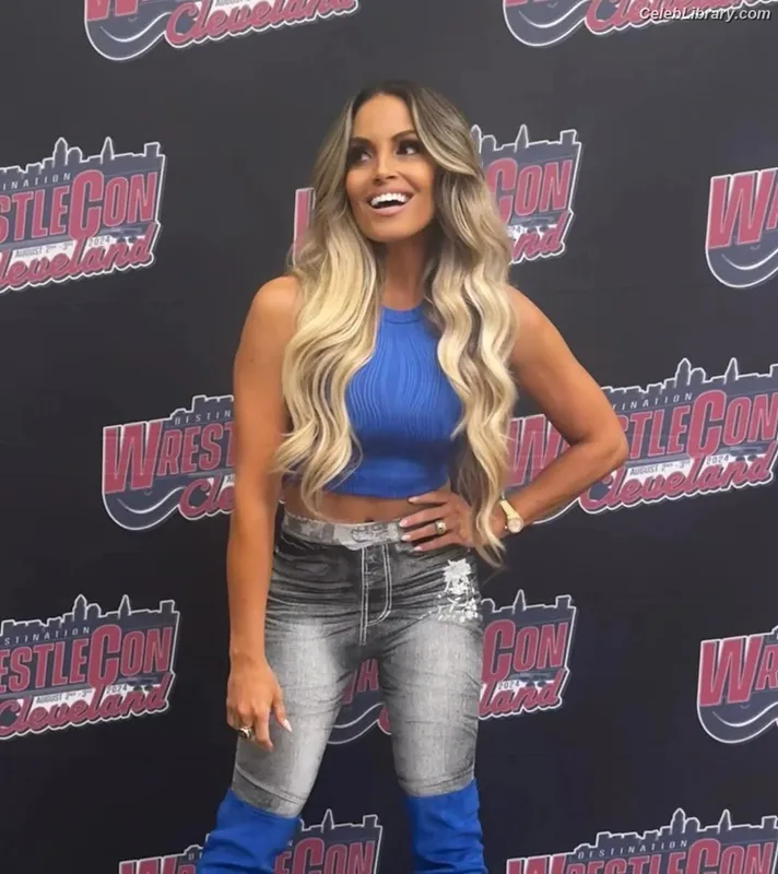 Trish Stratus photo 9 of 1611
