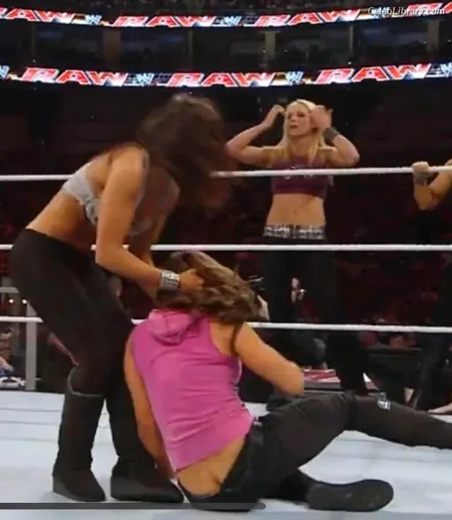 Trish Stratus photo 2 of 1611