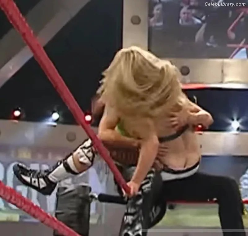 Trish Stratus photo 4 of 1611
