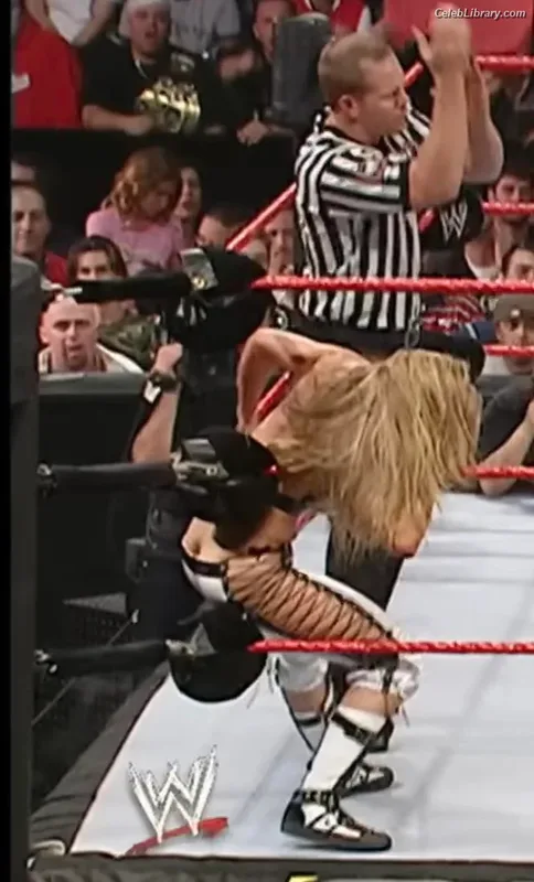 Trish Stratus photo 6 of 1611