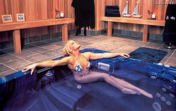 Trish Stratus photo 9 of 1611