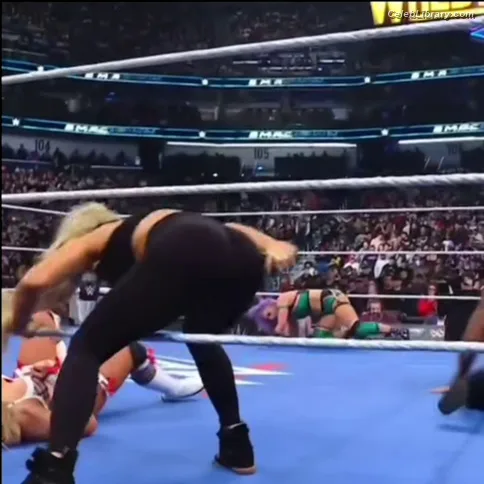Trish Stratus photo 23 of 1611