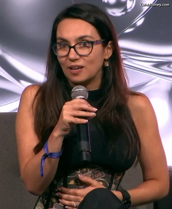 Trisha Hershberger photo 8 of 1447