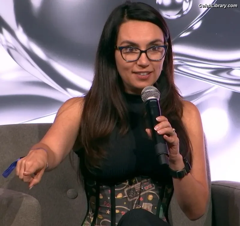 Trisha Hershberger photo 9 of 1447