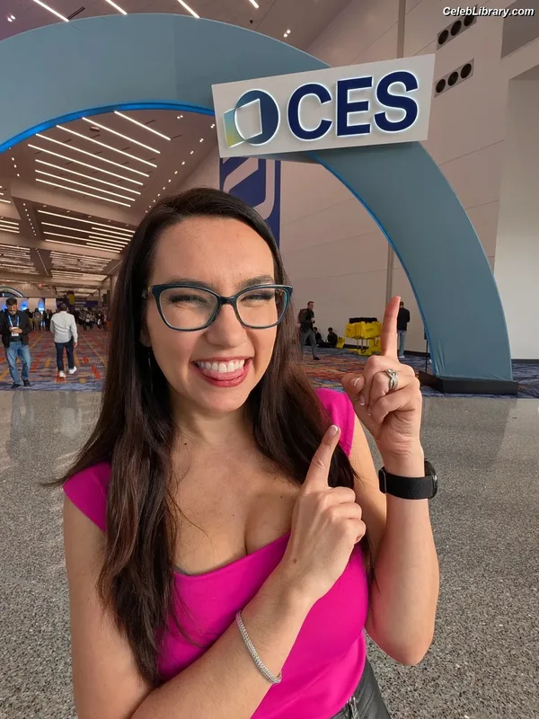 Trisha Hershberger photo 19 of 1447