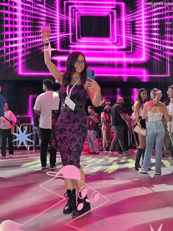 Trisha Hershberger photo 18 of 1447