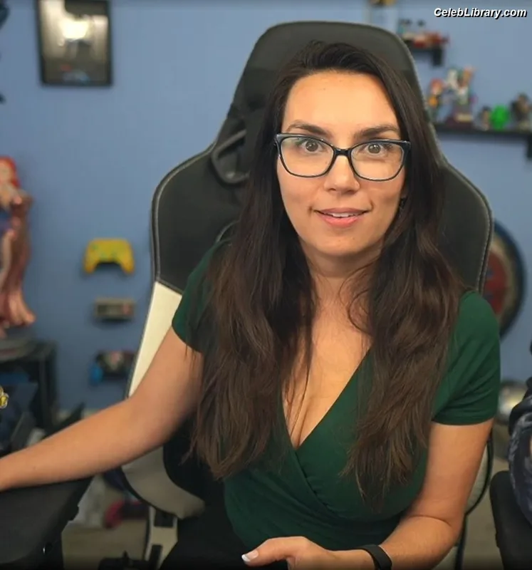 Trisha Hershberger photo 19 of 1447