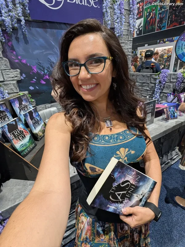 Trisha Hershberger photo 9 of 1447