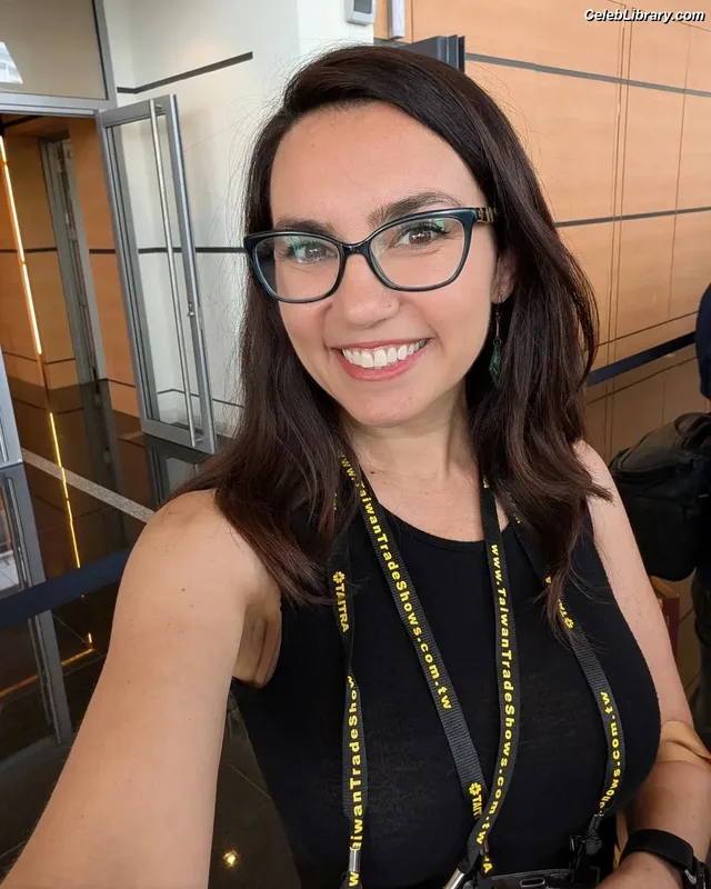 Trisha Hershberger photo 4 of 1447