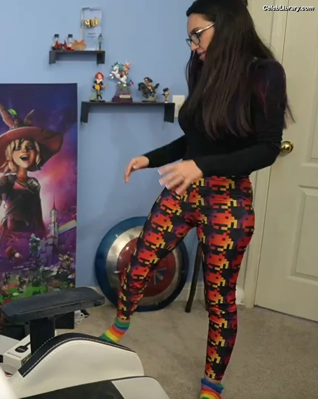 Trisha Hershberger photo 11 of 1447