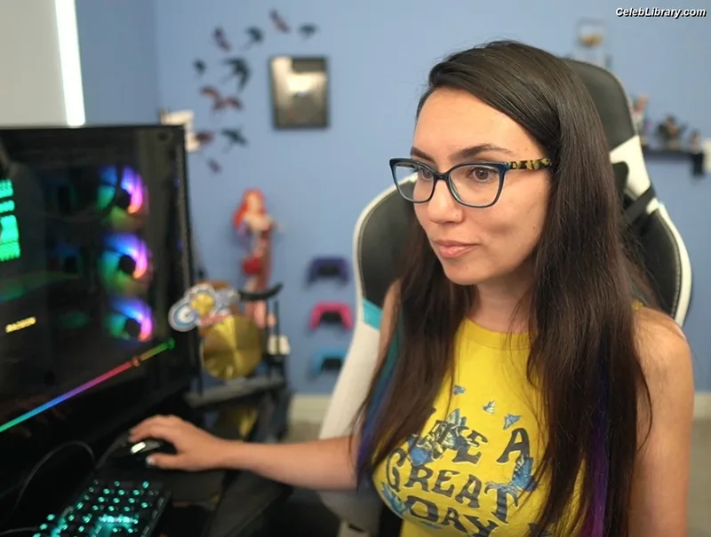 Trisha Hershberger photo 19 of 1447