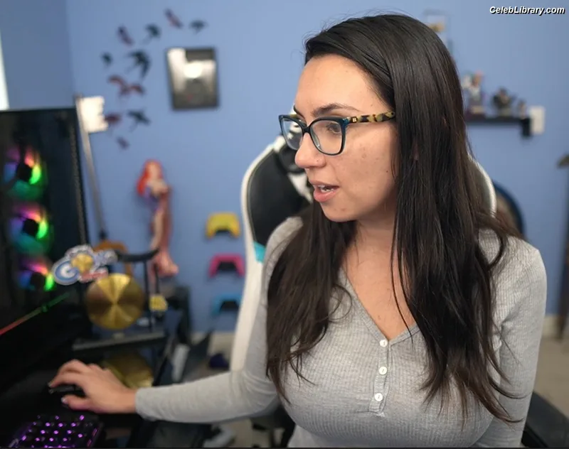 Trisha Hershberger photo 3 of 1447