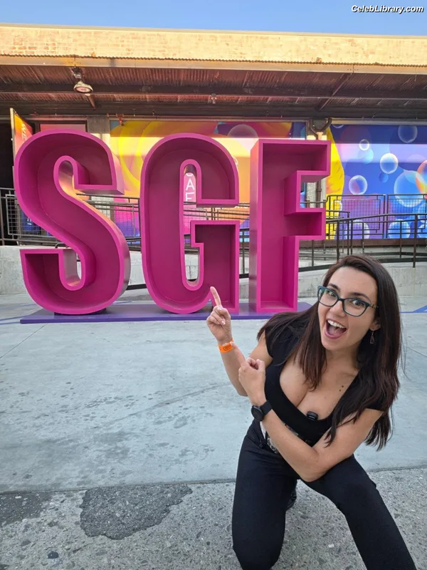 Trisha Hershberger photo 16 of 1447