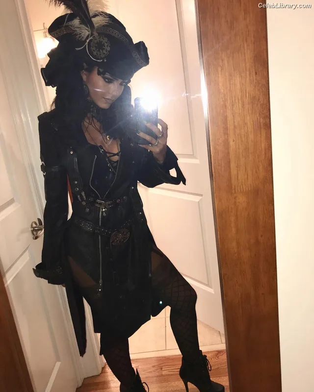 Tristin Mays photo 17 of 91
