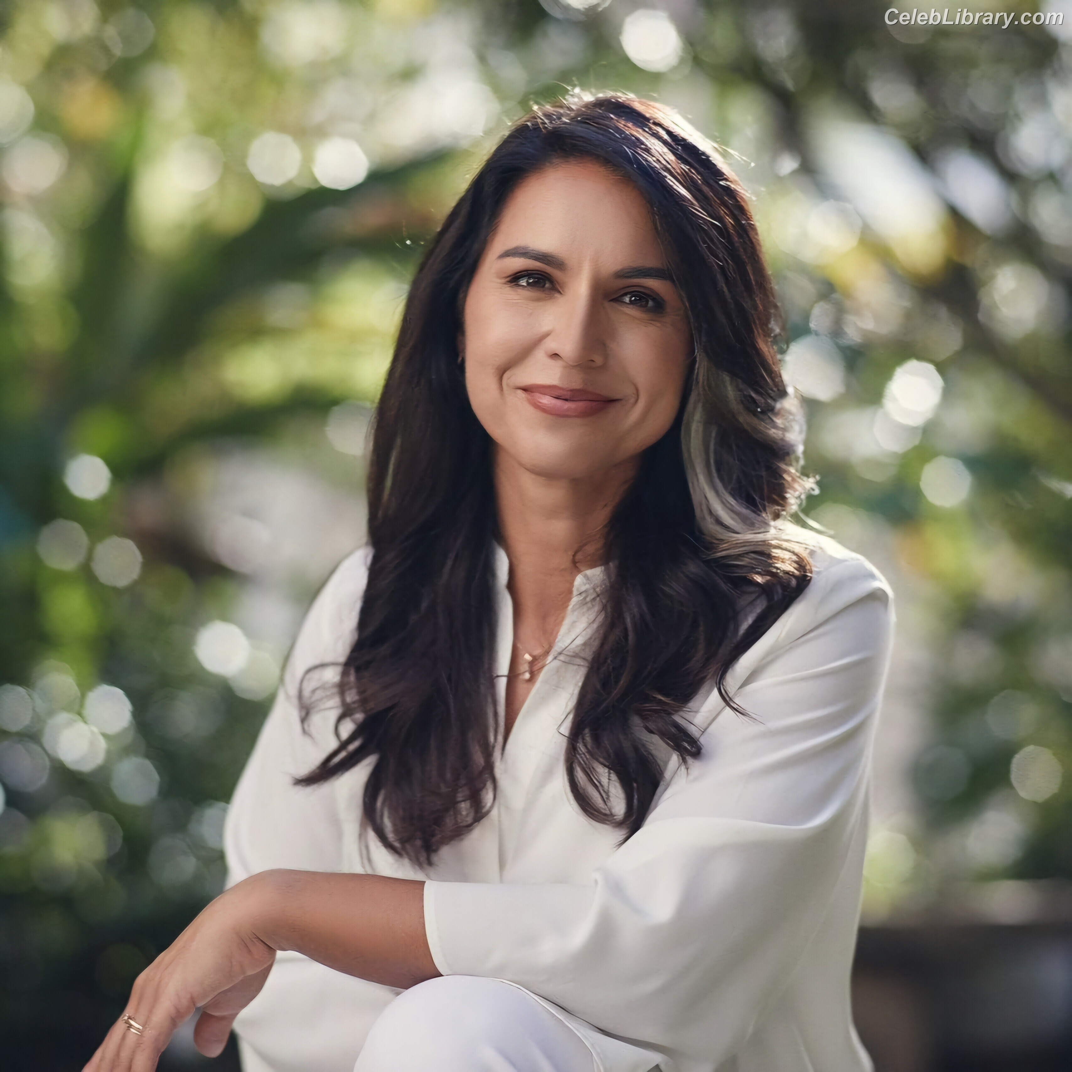 Tulsi Gabbard photo 12 of 94