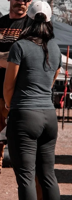 Tulsi Gabbard photo 16 of 94