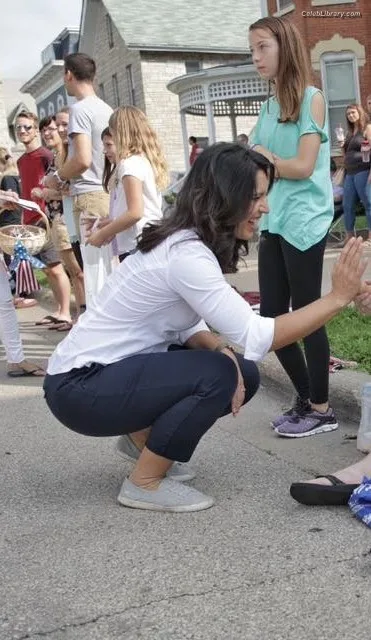 Tulsi Gabbard photo 21 of 94
