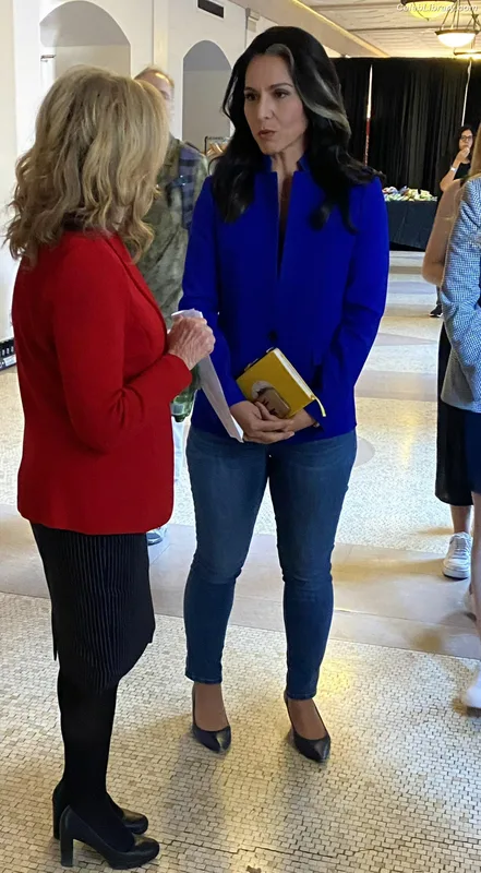 Tulsi Gabbard photo 20 of 94