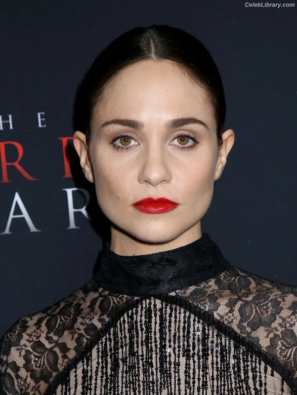 Tuppence Middleton photo 8 of 36