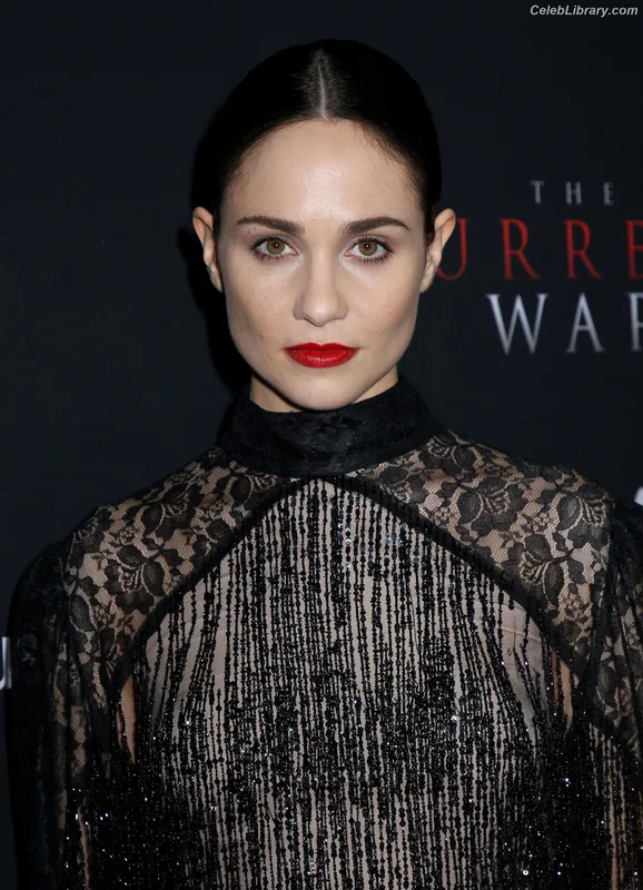 Tuppence Middleton photo 15 of 36