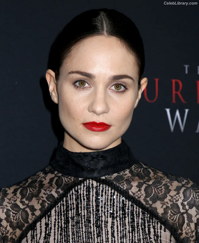 Tuppence Middleton photo 20 of 36